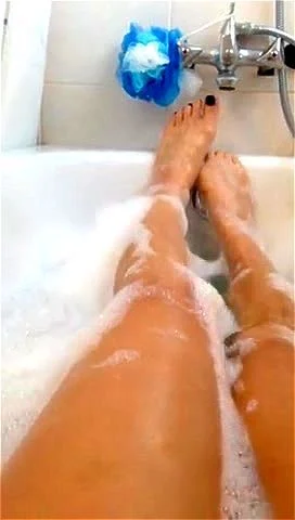 bath feet 001