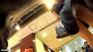Candid - Upskirt Thumbnail